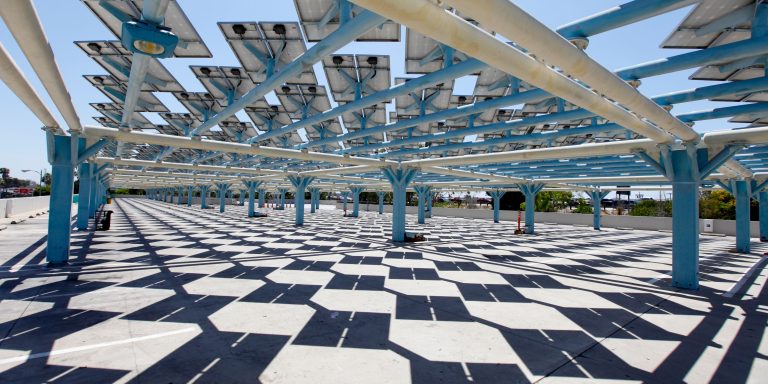 Solar Carports: The Future of Parking Lot Power Generation